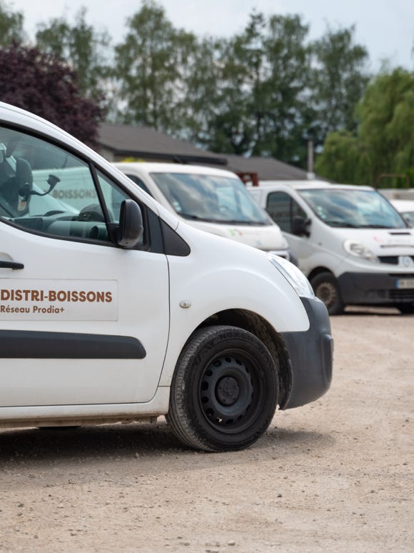 Distri-boissons Mangenot 99 G